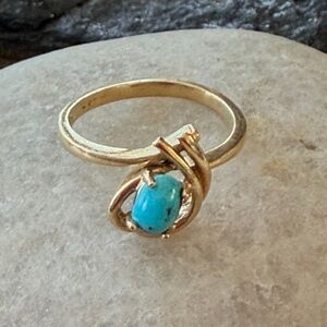 Vintage 14K Gold Native American Turquoise Ring